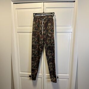 Vanquish Fitness Woodland Camo Jogger/Track Pants Size Womens Medium Multicolor